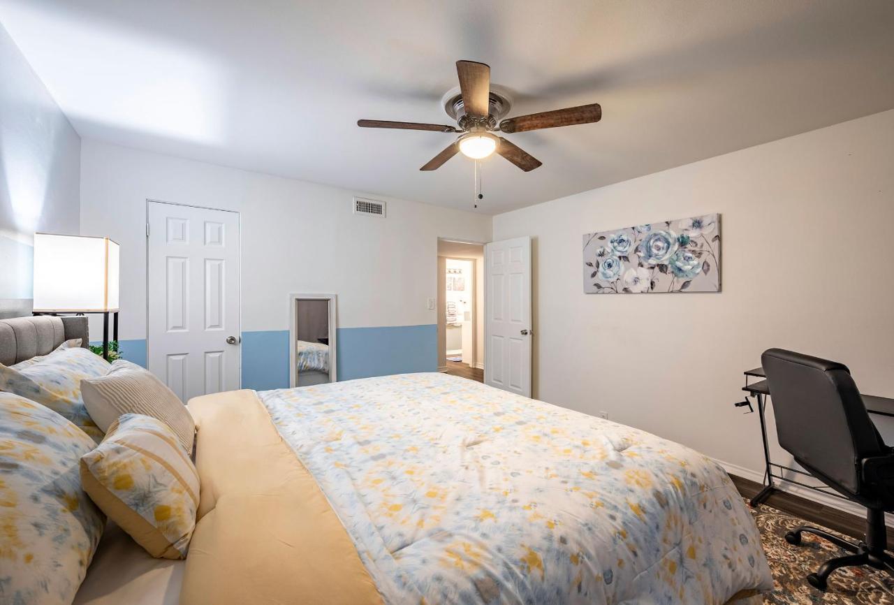 Lovely Comfort Uptown Condo For Houston Trip. Exterior photo
