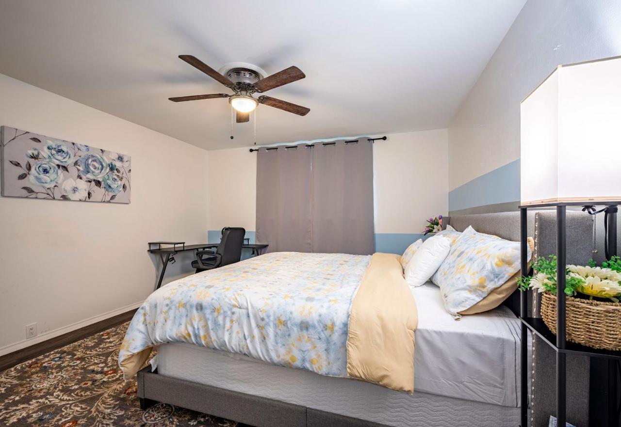 Lovely Comfort Uptown Condo For Houston Trip. Exterior photo